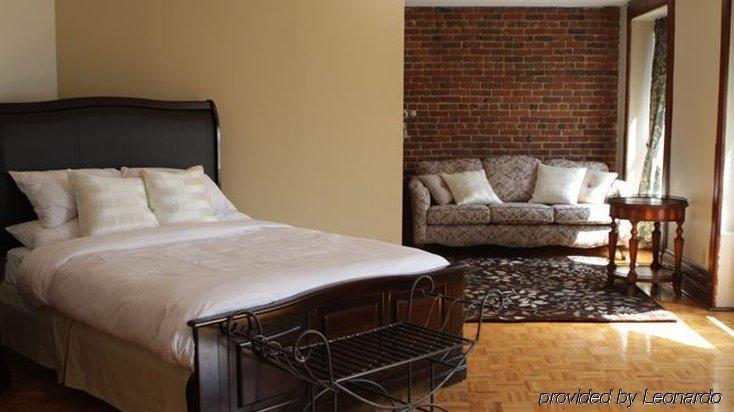 Auberge De La Place Royale Montreal Room photo